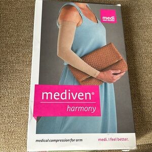 MEDIVAN COMPRESSION ARM SLEEVE harmony size IV beige item 2y01804. New